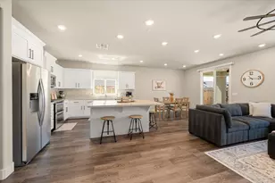 3484 Dutch Cyn Dr, Rocklin, CA 95765 - Photo 2