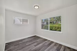 1649 Robin Hood Ct, Sacramento, CA 95815 - Photo 18