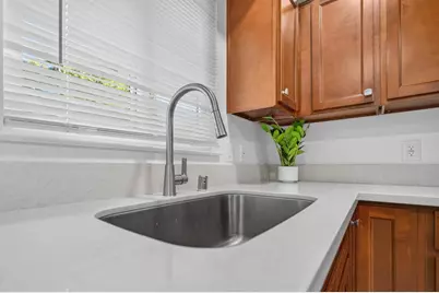 1649 Robin Hood Court, Sacramento, CA 95815 - Photo 10