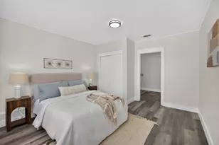 1649 Robin Hood Ct, Sacramento, CA 95815 - Photo 14