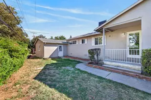 1649 Robin Hood Ct, Sacramento, CA 95815 - Photo 36