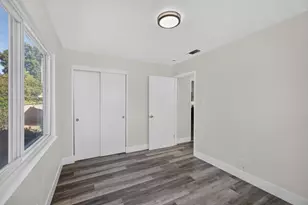 1649 Robin Hood Ct, Sacramento, CA 95815 - Photo 24