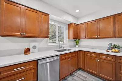 1649 Robin Hood Court, Sacramento, CA 95815 - Photo 8