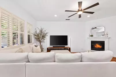 9001 Virginia Fife Way, Elk Grove, CA 95624 - Photo 6