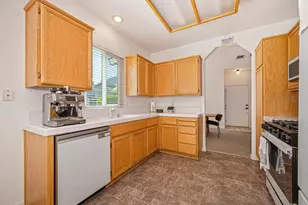 7423 Woodville Ln, Sacramento, CA 95842 - Photo 20