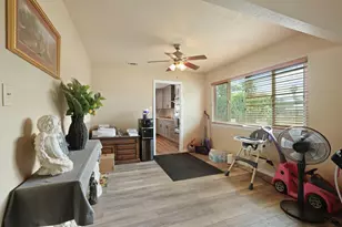 3172 W Creek Dr, Stockton, CA 95209 - Photo 8