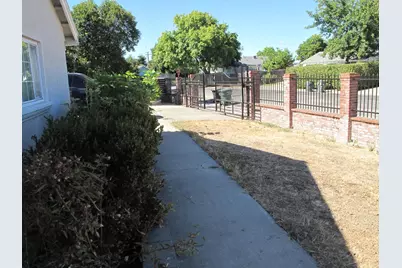 6708 Steiner, Sacramento, CA 95823 - Photo 4