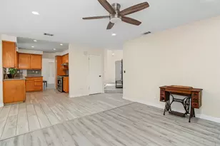 19 Hallwood Ct, Sacramento, CA 95823 - Photo 18