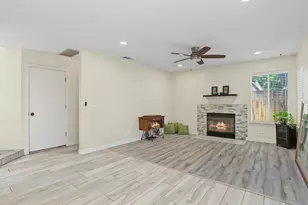 19 Hallwood Ct, Sacramento, CA 95823 - Photo 16