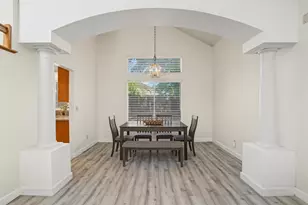 19 Hallwood Ct, Sacramento, CA 95823 - Photo 12