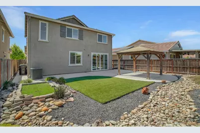 17738 Brandeis Court, Lathrop, CA 95330 - Photo 4