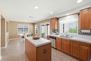 323 Autumn Rain Dr, Lathrop, CA 95330 - Photo 20
