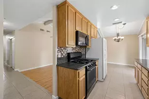 5884 Revelstok Dr, Sacramento, CA 95842 - Photo 22