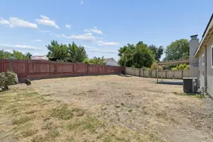 5884 Revelstok Dr, Sacramento, CA 95842 - Photo 30