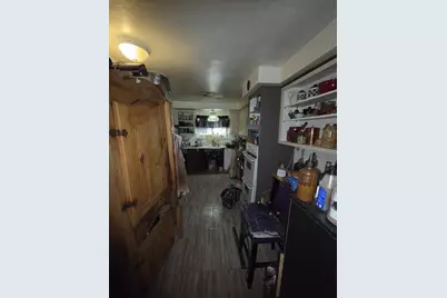 977 Alamos Avenue, Sacramento, CA 95815 - Photo 6