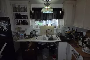 977 Alamos Ave, Sacramento, CA 95815 - Photo 8