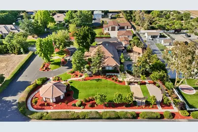 8327 Park Place, Tracy, CA 95304 - Photo 2