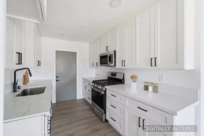 4056 E Brentwood Avenue, Fresno, CA 93703 - Photo 14