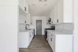 4056 E Brentwood Ave, Fresno, CA 93703 - Photo 12
