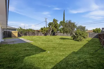 4056 E Brentwood Avenue, Fresno, CA 93703 - Photo 30