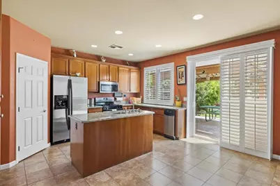 9404 Red Spruce Way, Elk Grove, CA 95624 - Photo 12