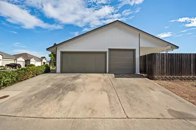 9801 Amenity Circle, Elk Grove, CA 95624 - Photo 2