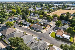 9801 Amenity Cir, Elk Grove, CA 95624 - Photo 52