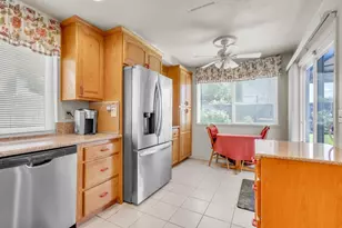 6781 Rancho Adobe Dr, Sacramento, CA 95828 - Photo 16