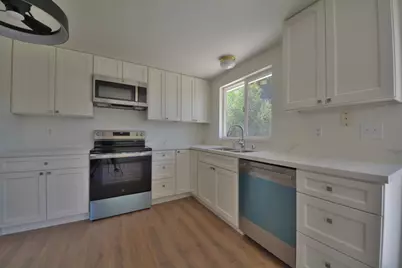 1218 Fleetwood Way, Stockton, CA 95210 - Photo 10