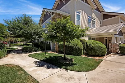 2882 Brighton Beach Way #44, Elk Grove, CA 95758 - Photo 2