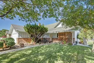 205 Alpine Pl, Woodland, CA 95695 - Photo 2