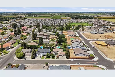2835 Castleview Drive, Turlock, CA 95382 - Photo 40