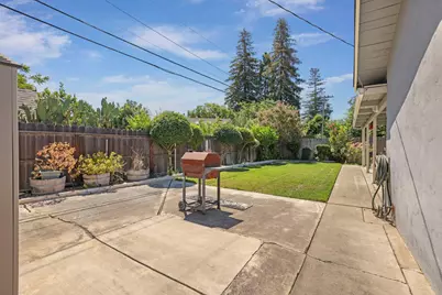 5652 Holiday Drive, Stockton, CA 95207 - Photo 28