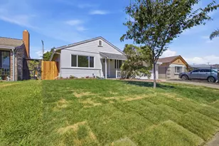5408 78th St, Sacramento, CA 95820 - Photo 2