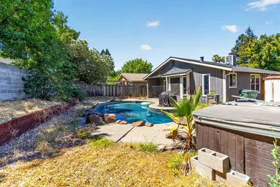 5704 Glassboro Way, Sacramento, CA 95842 - Photo 32