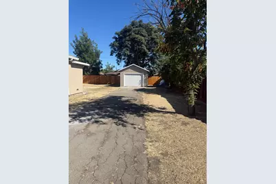 2217 E Hazelton Avenue, Stockton, CA 95205 - Photo 4