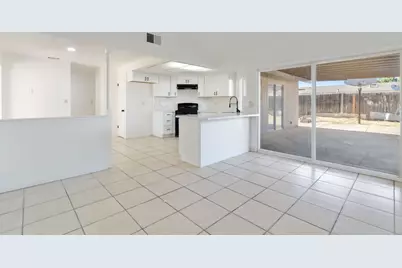 7905 Scottsdale Drive, Sacramento, CA 95828 - Photo 10