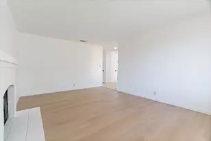 7905 Scottsdale Dr, Sacramento, CA 95828 - Photo 6