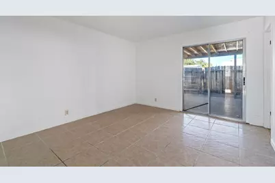 7905 Scottsdale Drive, Sacramento, CA 95828 - Photo 20