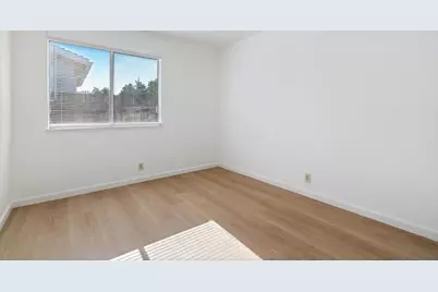 7905 Scottsdale Drive, Sacramento, CA 95828 - Photo 18