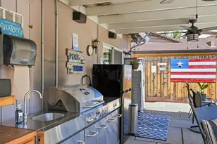 7085 Amherst St, Sacramento, CA 95822 - Photo 34