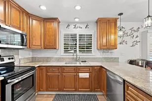 7085 Amherst St, Sacramento, CA 95822 - Photo 16