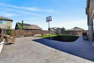 8285 Courage Dr, Sacramento, CA 95829 - Photo 28
