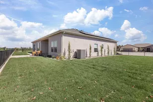 9403 E Jahant Rd, Acampo, CA 95220 - Photo 14