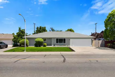 533 W Tokay Street, Lodi, CA 95240 - Photo 2