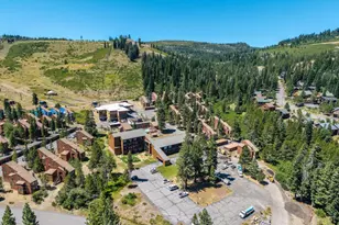 11589 Snowpeak Way, Truckee, CA 96161 - Photo 2