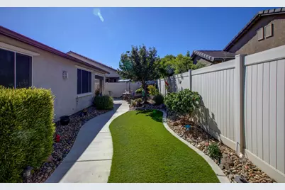 1390 Arbor Brook Drive, Manteca, CA 95336 - Photo 40