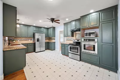 332 Laurel Avenue, Oakdale, CA 95361 - Photo 2
