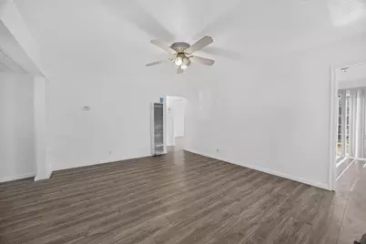 5604 Bonniemae Way, Sacramento, CA 95824 - Photo 6