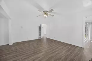 5604 Bonniemae Way, Sacramento, CA 95824 - Photo 6